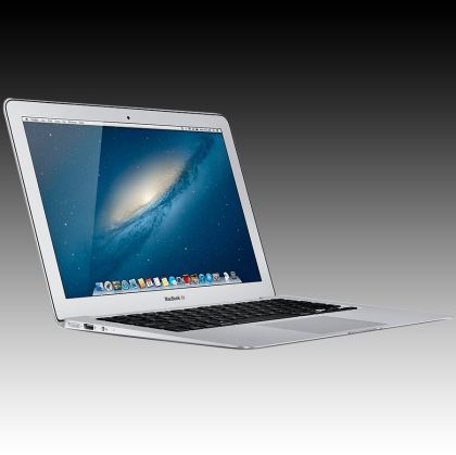 Apple MacBook Air 13-inch, Model A1466, dual-core i5 1.8GHz/4GB/256GB flash/HD Graphics 4000-SUN
