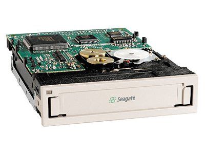 CERTANCE TapeStor Travan 20 Bundled Solution (Travan 10GB SCSI Fast, Internal, White)